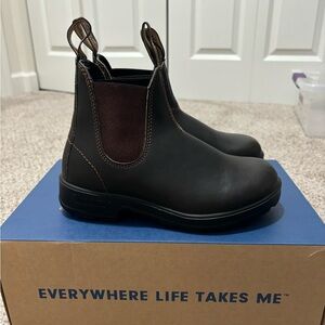 NWOT Brown Blundstone Boots #500